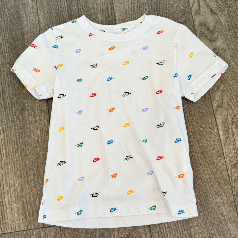 Nike Kids Colorful Logo T-Shirt - 7